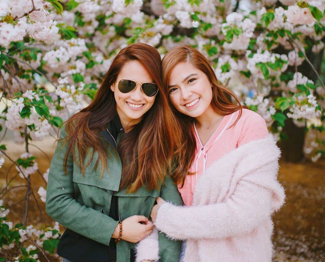 Alexa Ilacadさんのインスタグラム写真 - (Alexa IlacadInstagram)「To my portal to instant happiness, having you in my life always makes me hopeful and excited for the future because if I have someone as great as you by my side, I'm positive that I can conquer anything. 🤗 Happy birthday, my favorite. You are, quite literally, the best. You have me always & I celebrate you everyday. i love you! 💙 ➡️🌙🔙 #pinkskies」7月1日 17時35分 - alexailacad