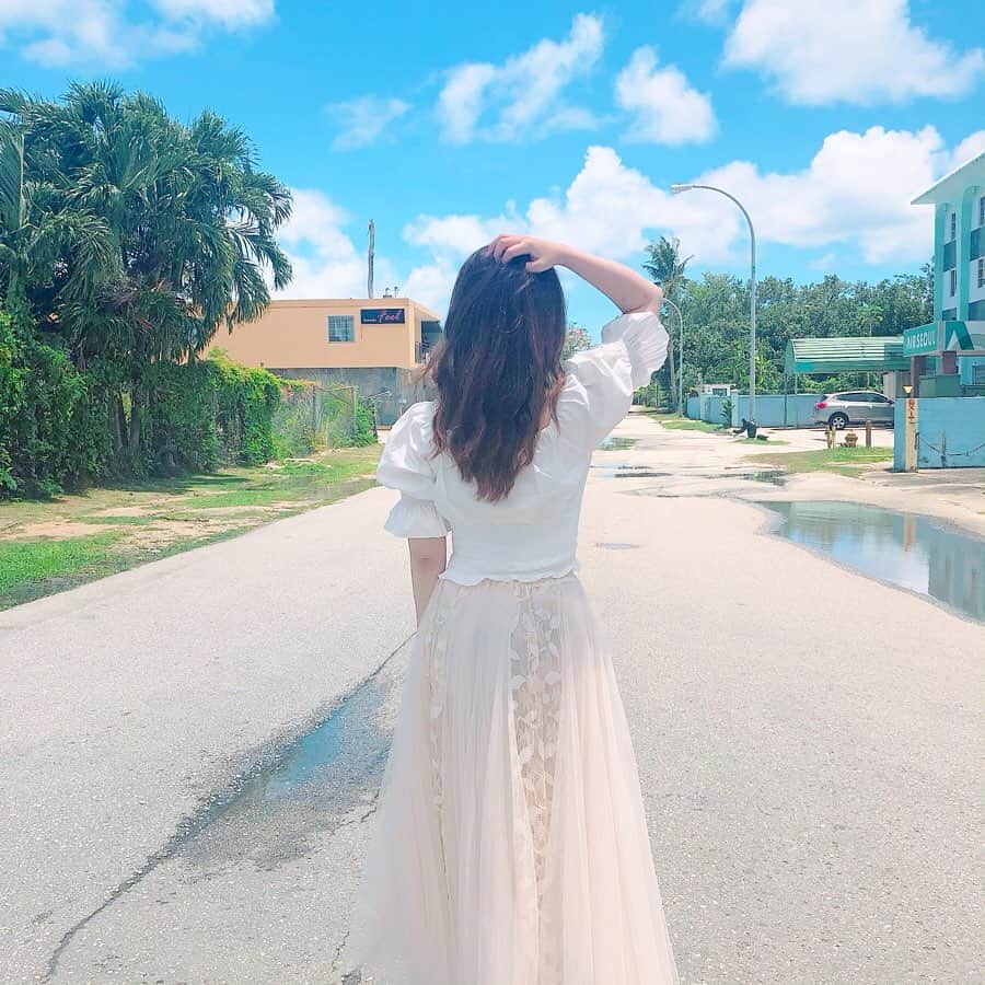 山田あかりさんのインスタグラム写真 - (山田あかりInstagram)「グアムの青い空すき👗❤️﻿ ﻿ #グアム #guam #海外旅行 #グアム旅行 #なつ #美白 #海外 #グアムこれ #タビジョ #旅 #旅好きな人と繋がりたい #오오티디 #今日のコーデ #poprea #ミーア #ロングスカート #トップス #きょコ #夏の空 #グアム好き #写真 #写真好きな人と繋がりたい #패션 #ファッション #MIIA #グアム🌴 #いいね返しは絶対 #guamtrip #instaguam #guam🌴」7月1日 17時37分 - akari030201