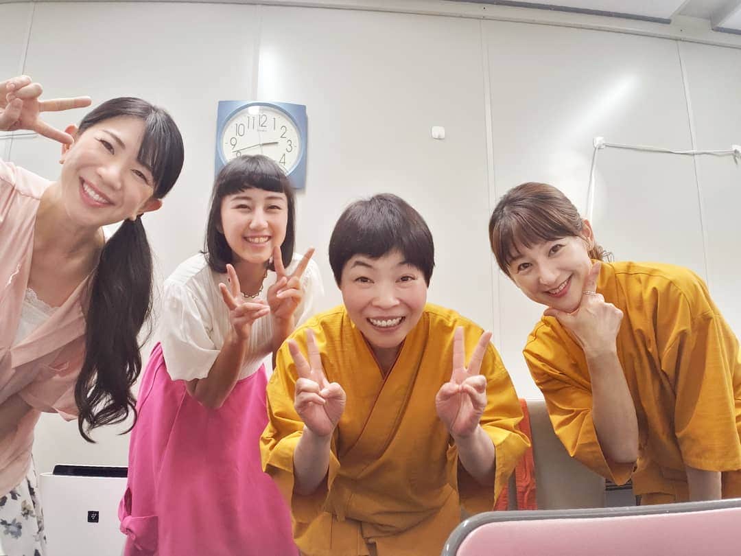 服部ひで子のインスタグラム：「西梅田劇場⭐諸見里大介リーダー週、今日で楽日でした。  連日の大雨や、G20の交通規制の中、ご来場くださった皆様ありがとうございました！！！ 西梅田劇場は、 8/25で閉館してしまいます💦  是非、それまでに また観に来ていただけたら嬉しいです‼‼‼ 最後の日まで、 どうぞ、西梅田劇場を宜しくお願い致します。  今週は、 酒井藍座長班にて ・7/2(火)大阪メルパルクホール。  ワールドツアー すっちー&酒井座長班にて ・7/5(金)大分県 ・7/6(土)佐賀県 ・7/7(日)京都  に行かせていただきます(’-’*)♪ #吉本新喜劇 #よしもと新喜劇 #新喜劇 #西梅田劇場 #山田花子 姉さん #高橋靖子 姉さん #宮内紀佳 ちゃん  #服部ひで子」
