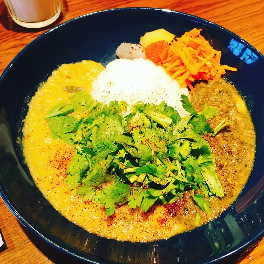里井真由美さんのインスタグラム写真 - (里井真由美Instagram)「・ スパイスプリン〜🍮💓 ・ ・ややかため。ほんのりスパイスと生クリームに爽やかな酸味😆❤️ ・ ・ 経堂の人気カレー店「カフェ クミン」さんの名物プリン。香りや甘さにリズム感があるので 最後まで飽きずに頂けます。 ・ ・ スパイスカレーの後に食べると尚おいしい♪ サグチキンカレー、野菜とレンズ豆のカレー、ひよこ豆とラムのカレー etc... ・ ・ #かためプリン #カフェクミン #スパイスプリン#里井真由美#ありが糖運動 #1級フードアナリスト里井真由美 #cafeクミン#プリン#ぷるぷる」7月1日 17時54分 - mayumi.satoi