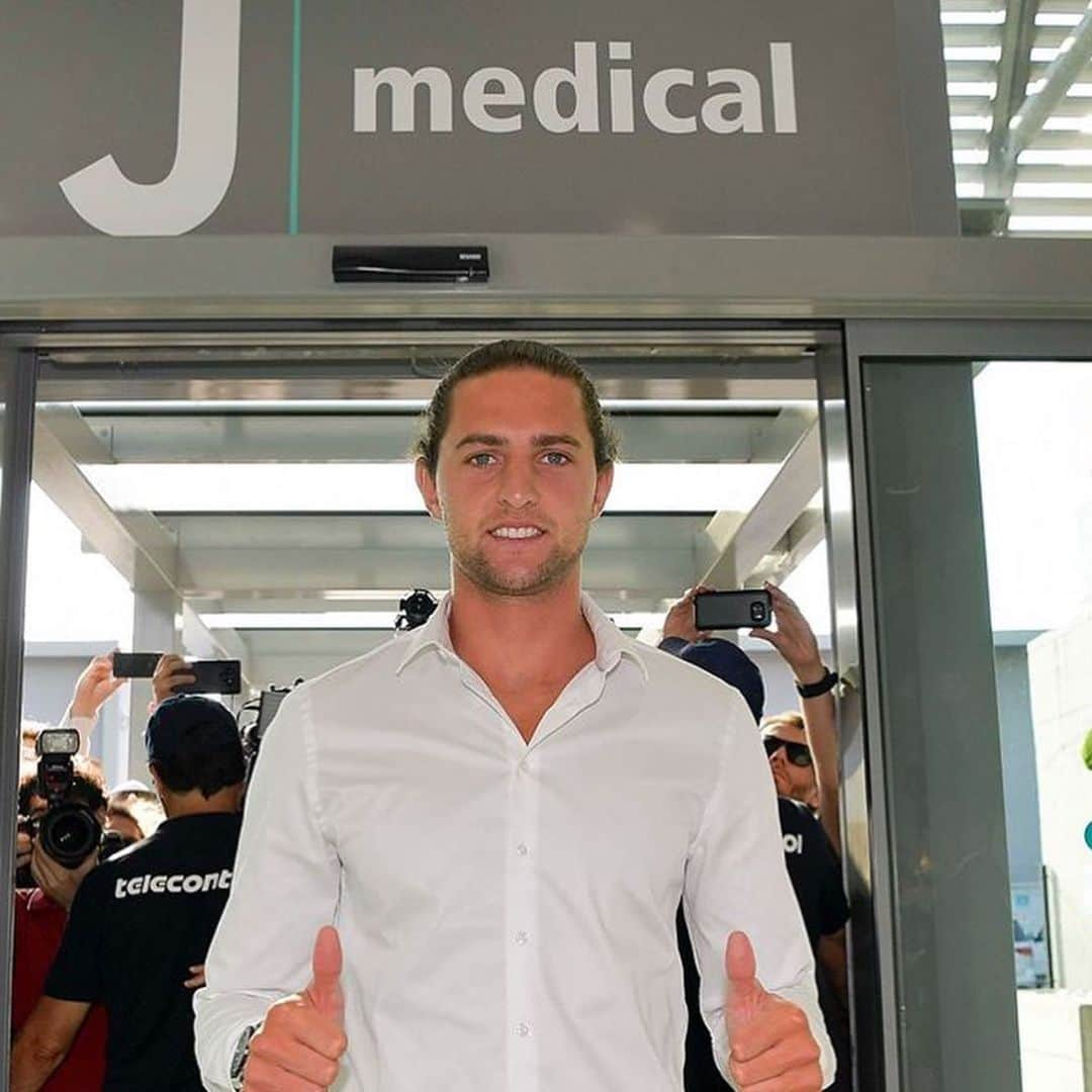 ポール・ポグバさんのインスタグラム写真 - (ポール・ポグバInstagram)「Due giorni e due arrivi al JMedical: oggi è il turno di #Rabiot che Paratici porta a Torino a parametro zero ma con una commissione di 10 milioni alla mamma-agente!  Do you like @adrienrabiot_25 ❓  Yes 👍 or No 👎? #Juve」7月1日 17時59分 - juvefanpage