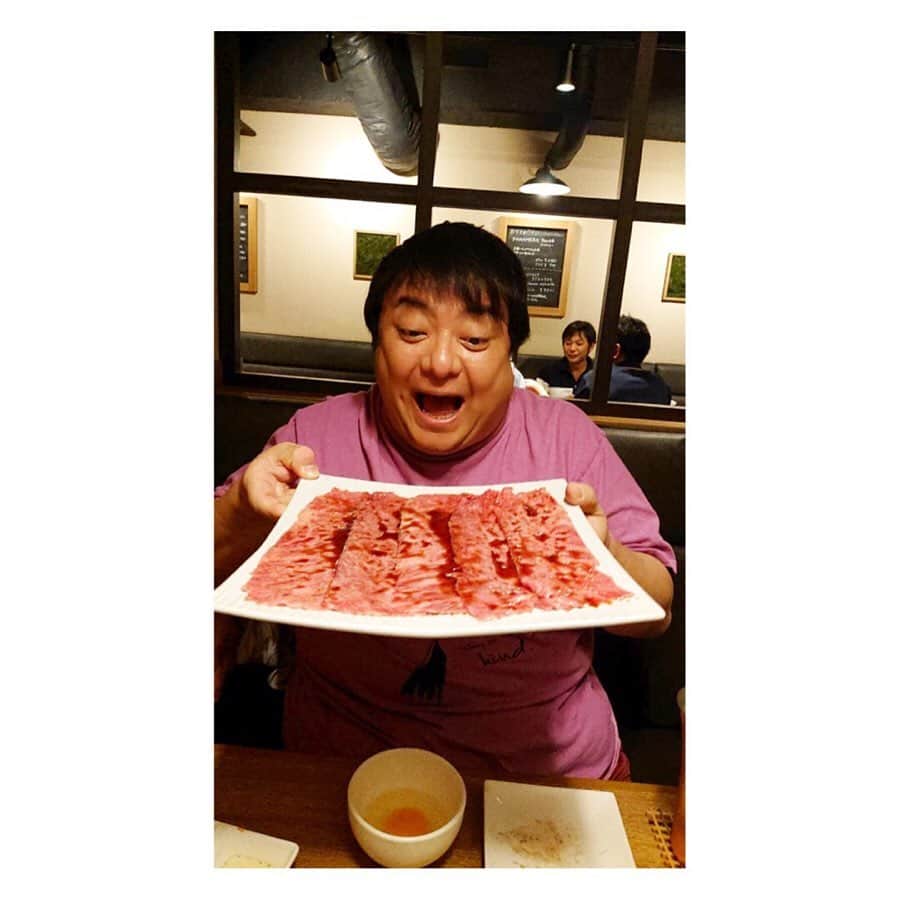 中山忍さんのインスタグラム写真 - (中山忍Instagram)「お肉と癒しタイム✨ この楽しい時間をまたみんなで過ごせますように❣️ 彦ちゃん❤️ @hikomaro_honmono  久保田磨希 ちゃん❤️ @maki_kubota1973」7月1日 18時19分 - _shinobu_nakayama_