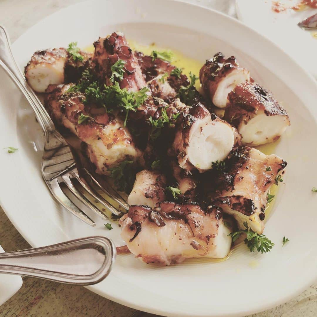 小林明実さんのインスタグラム写真 - (小林明実Instagram)「ここのギリシャ料理美味しい💖 * * 大好きなお友達の楽しい時間が 居心地がいいね💖💖✨ * #singapore  #ギリシャ料理」7月1日 18時26分 - akemi.1177