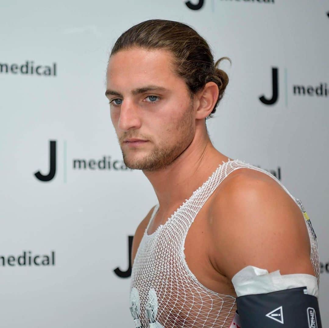 ユヴェントスFCさんのインスタグラム写真 - (ユヴェントスFCInstagram)「🏃‍♂️ Juventus Medical in progress... @adrienrabiot_25!」7月1日 18時27分 - juventus
