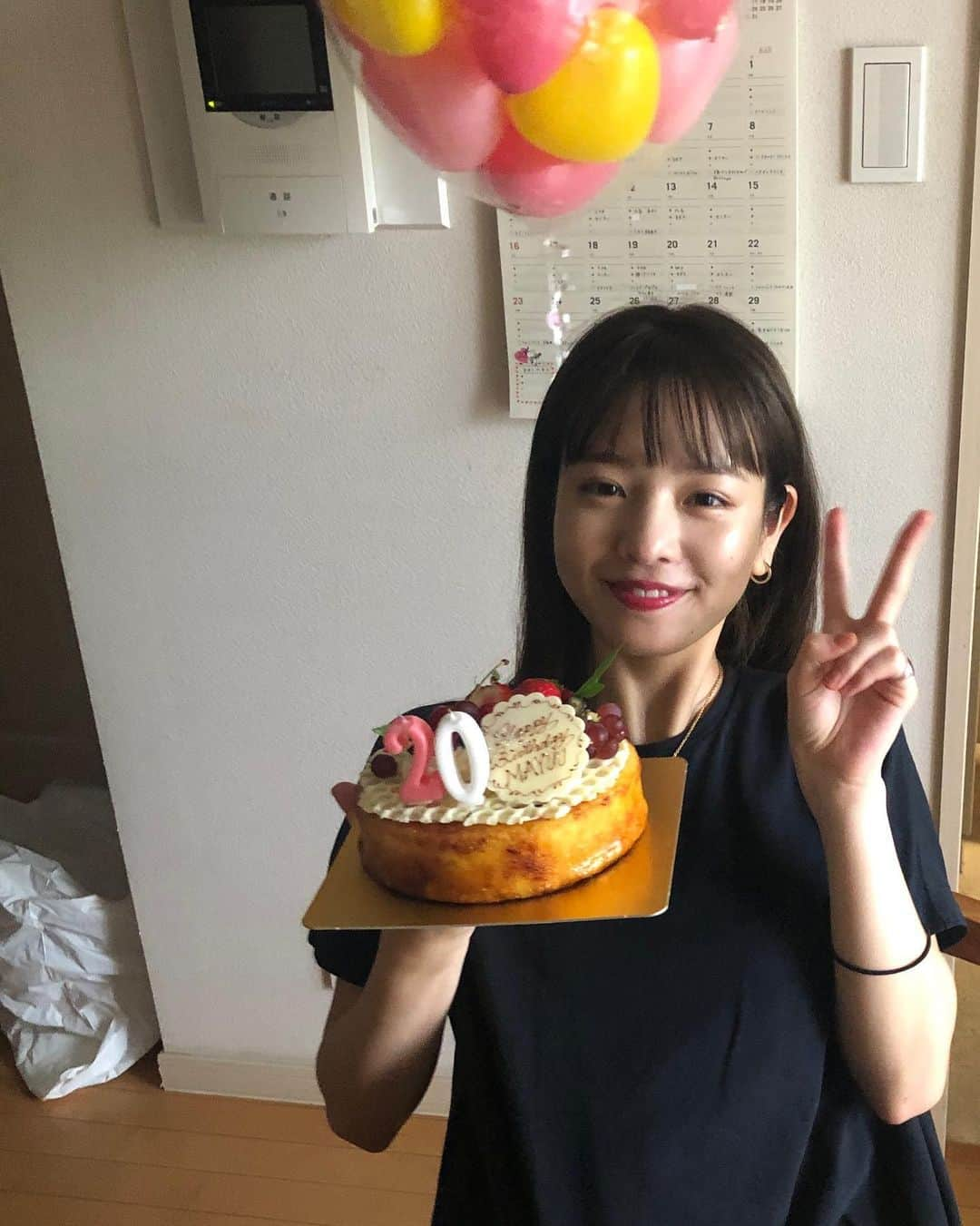 横田真悠さんのインスタグラム写真 - (横田真悠Instagram)「☺︎☺︎☺︎ 6月30日で20歳になりました！ 大好きな人達と過ごせて幸せでした！！！」7月1日 18時27分 - yokota_mayuu