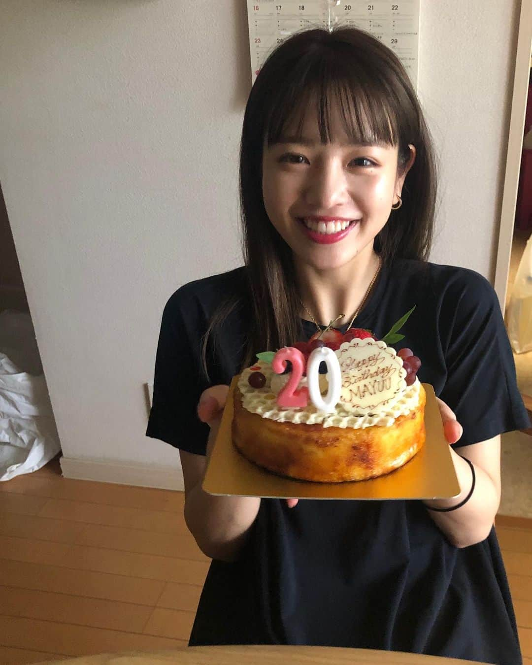 横田真悠さんのインスタグラム写真 - (横田真悠Instagram)「☺︎☺︎☺︎ 6月30日で20歳になりました！ 大好きな人達と過ごせて幸せでした！！！」7月1日 18時27分 - yokota_mayuu