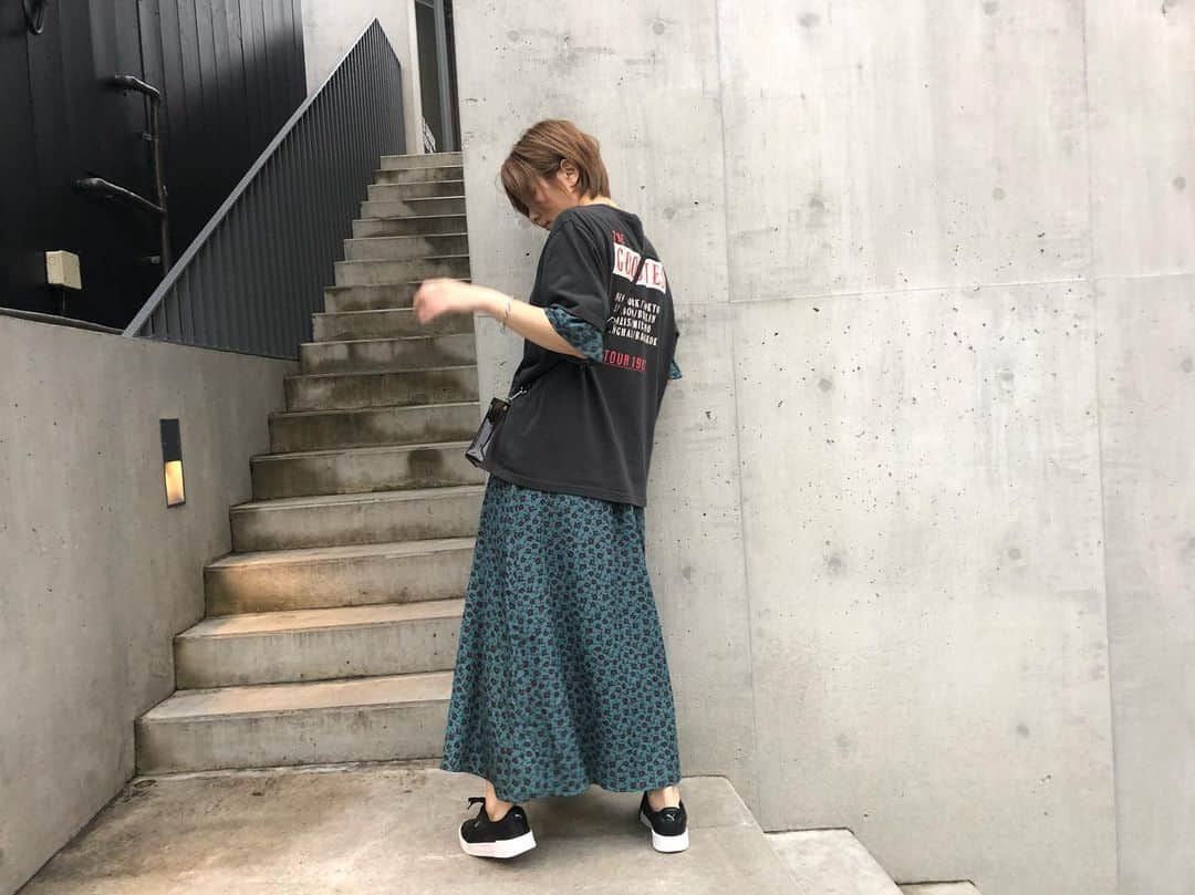 山田愛梨さんのインスタグラム写真 - (山田愛梨Instagram)「ガーリー ✖︎ カジュアル * * 古着じゃないんだけどちょっぴり古着っぽさもプラスして 甘すぎないキマりすぎないゆるかわがテーマの私服👗♡ * 雨の日でも可愛く。ね☺️ #今日の私服 #ガーリー #カジュアル #ゆるかわ」7月1日 18時37分 - airi_yamada