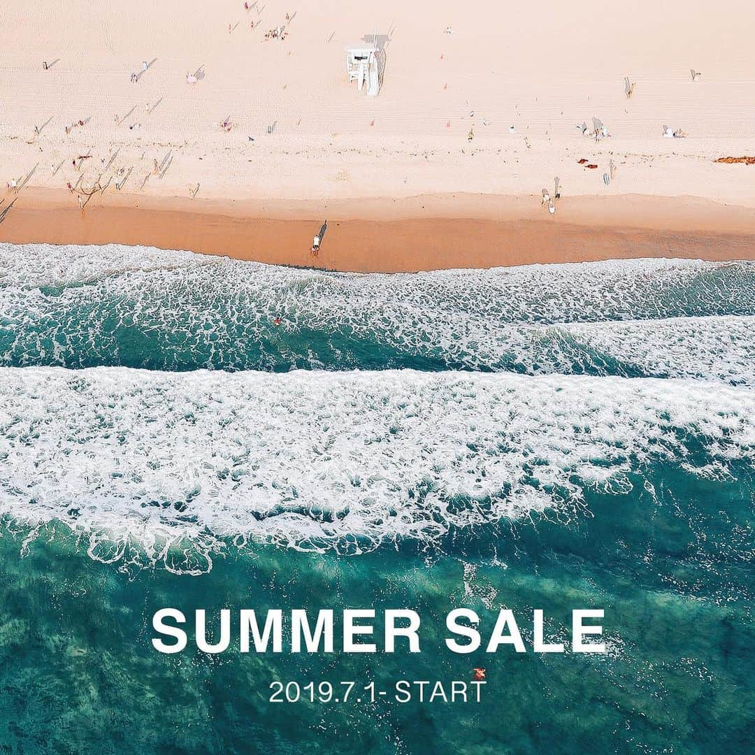 HeMさんのインスタグラム写真 - (HeMInstagram)「⁠⠀ ✨HeM SUMMER SALE開催✨⁠⠀ 本日7/1（月）よりSUMMER SALEスタート！⁠⠀ 人気のボストンバッグや2019SSの新作アイテム、スーツケースなどが最大63%オフ！⁠⠀ この機会にぜひチェックしてみてください。⁠⠀ ⁠⠀ セールアイテムの詳細はプロフィールページのURLから公式サイトをチェック💨⁠⠀ ⁠⠀ Instagramでは明日から随時セールアイテムを紹介していきますので、お楽しみに💡⁠⠀ ⁠⠀ ⁠⠀ #HeM #HeM_BAG #ヘム #ヘムバッグ #バッグ⠀⠀⁠⠀ #海外の景色 #海 #ビーチ #トラベル #トリップ #スーツケース #キャリーケース #キャリーバッグ #トラベルバッグ #旅行好き #海外旅行 #国内旅行 #旅行 #旅 #出張 #パッキング #トラベルグッズ #小旅行 #プチ旅行 #1泊2日旅行 #長期旅行 #夏休み #夏休み計画 #ビーチ #セール⁠」7月1日 18時34分 - hem_japan