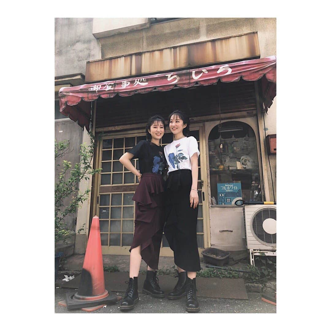 りかりこさんのインスタグラム写真 - (りかりこInstagram)「. 6/30 ITパンプ衣装 👚👖 @belle_official.jp 🥾 @drmartens_japan 💍 @roomx601 . 見逃した方は、無料アプリ chuunで見ることができるので 是非、見てくださいね✌︎ 感想も待ってます〜〜 #リカリコグラム #りかりこーで #ファッション #コーディネート #ootd #fashion #cordinate  #twins #TikTok」7月1日 18時40分 - rikariko_official