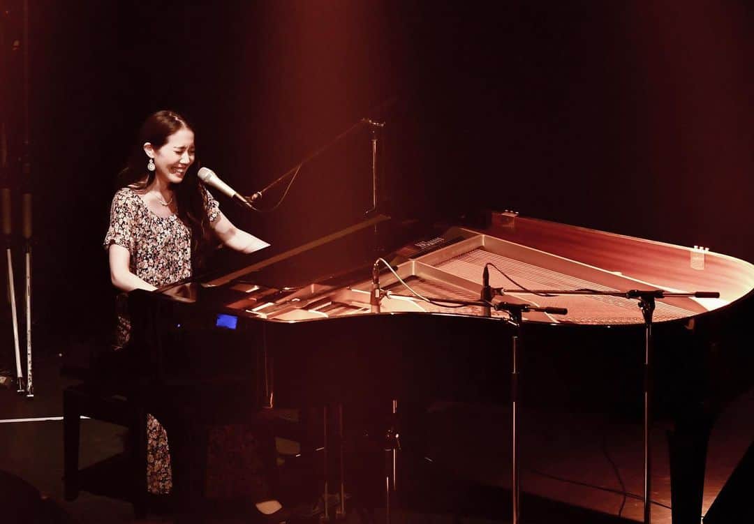 沙夜香のインスタグラム：「キミオシ2大阪公演での一コマ。 グランドピアノ好きだなぁ。」