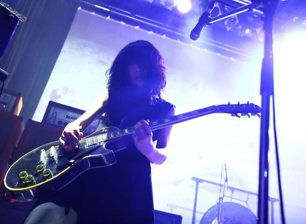 BORISさんのインスタグラム写真 - (BORISInstagram)「Photo set Wata from last Monday @www_shibuya  Alive Painting with Akiko Nakayama. @akikonkym  Organized by @yoasa_jp  Photo by Miki Matsushima @miki_matsushima  #borisheavyrocks #borisdronevil #akikonakayama #yoasa」7月1日 19時16分 - borisdronevil