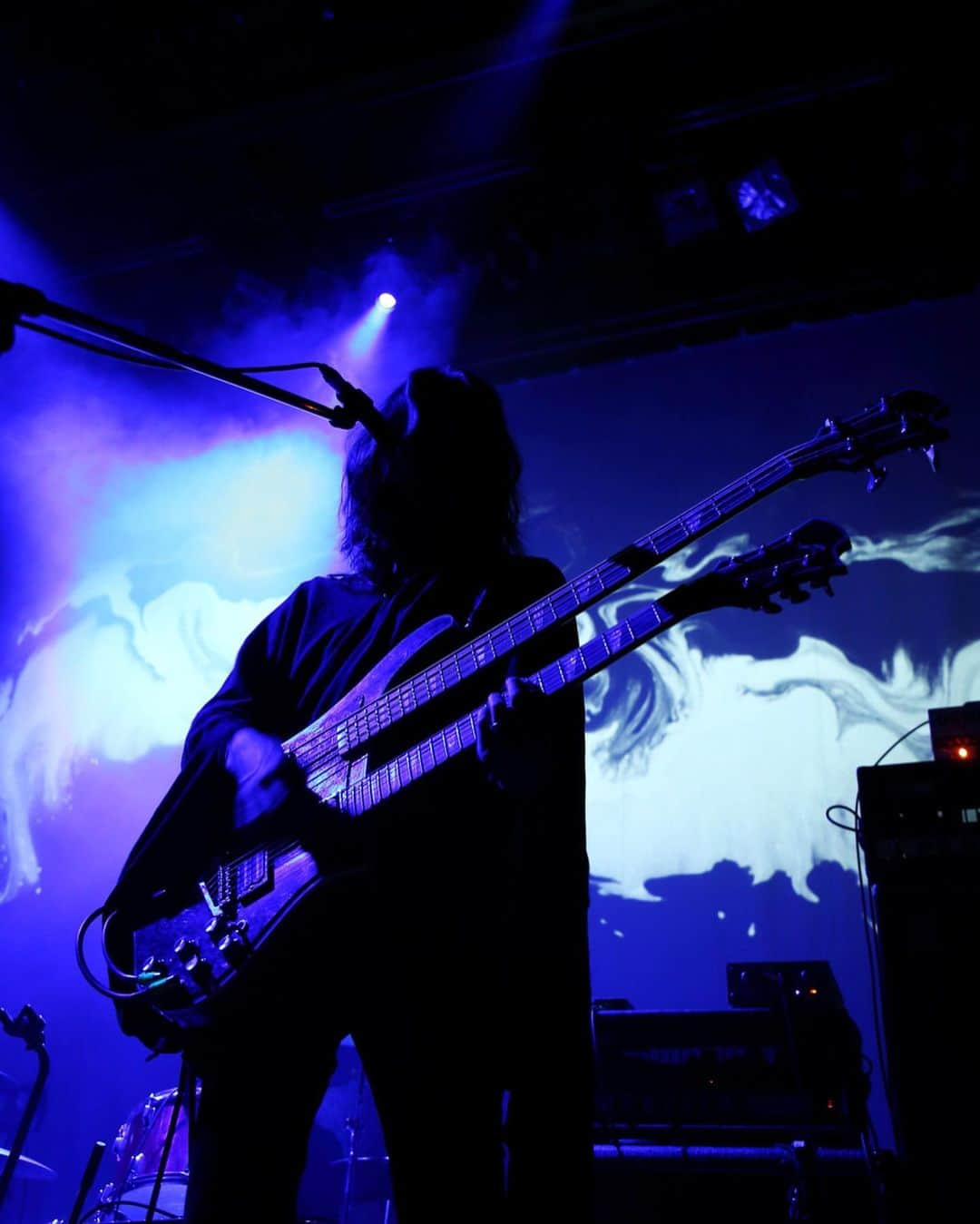 BORISさんのインスタグラム写真 - (BORISInstagram)「Photo set Takeshi from last Monday @www_shibuya  Alive Painting with Akiko Nakayama. @akikonkym  Organized by @yoasa_jp  Photo by Miki Matsushima @miki_matsushima  #borisheavyrocks #borisdronevil #akikonakayama #yoasa」7月1日 19時17分 - borisdronevil