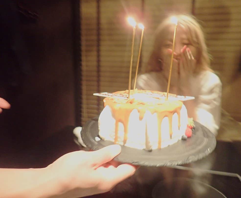 薬丸玲美さんのインスタグラム写真 - (薬丸玲美Instagram)「. 載せるのすごく遅くなっちゃったけど 大好きな2人とのディナー🍴 . Amiちゃんの誕生日お祝いしよう！と集まったのに、、、 まさかの玲美の誕生日までお祝いしてもらっちゃった🥰 . いつもありがとう✨ . ななちゃんはこの日来れなかったけど 早く4人で集まりたいね😍 . 次はななちゃんのお誕生日だ💕」7月1日 19時17分 - remi_yakumaru