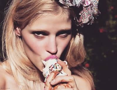 ララ・ストーンさんのインスタグラム写真 - (ララ・ストーンInstagram)「🍦」7月1日 19時39分 - lara_stone