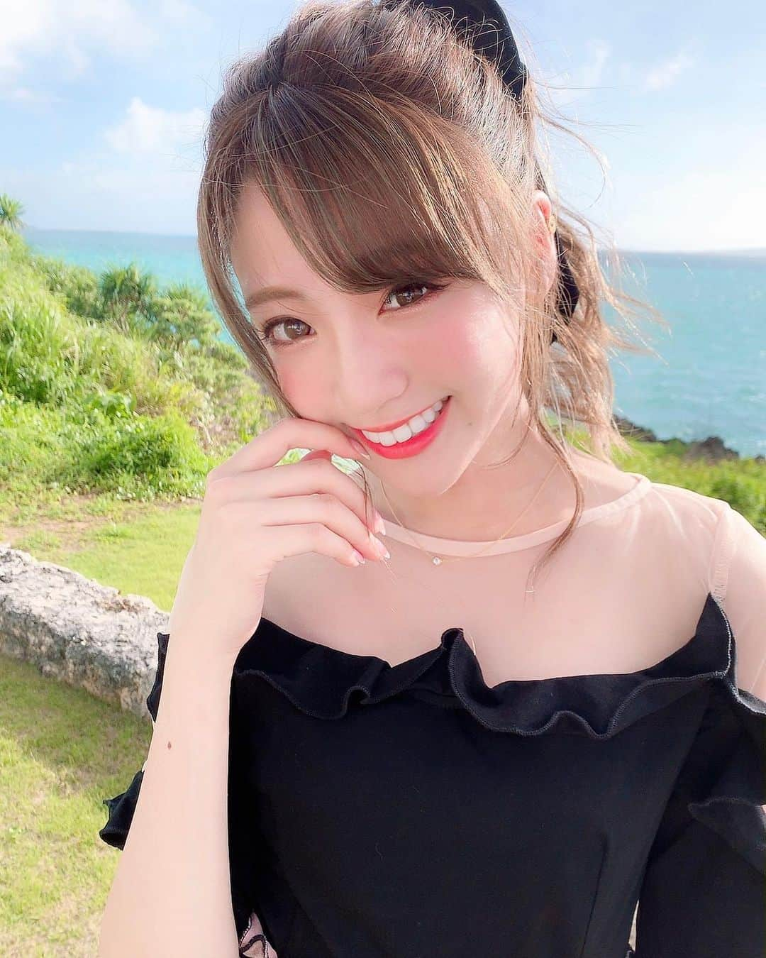 志田友美（ゆうみん）さんのインスタグラム写真 - (志田友美（ゆうみん）Instagram)「宮古島に二泊三日で行ってきました⛱ 天気絶好調で夏の始まり❤️ 私の趣味がきたぁーーーー🤤🔥🔥笑。 #miyakojima #okinawa  #summer2019 #summerfashion #summervacation #ootd #japanesegirl #instafashion #instalove #志田友美」7月1日 19時58分 - yuumi_shida