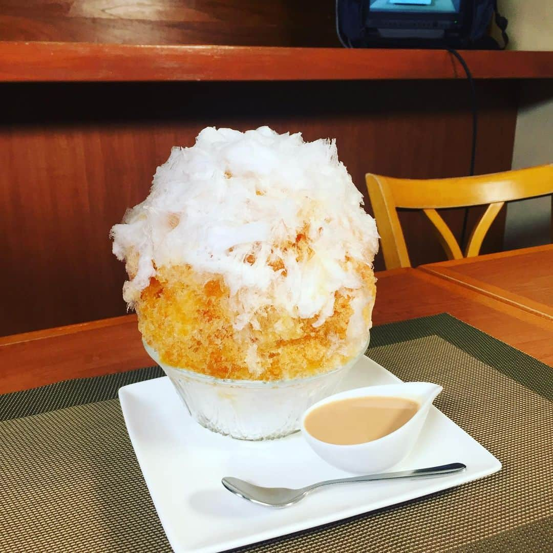 上重聡さんのインスタグラム写真 - (上重聡Instagram)「今日から7月。かき氷の季節ですね🍧 ロケでたくさん食べました！ 最近のかき氷の進化がすごいです！！ #かき氷」7月1日 19時58分 - satoshi18kamishige