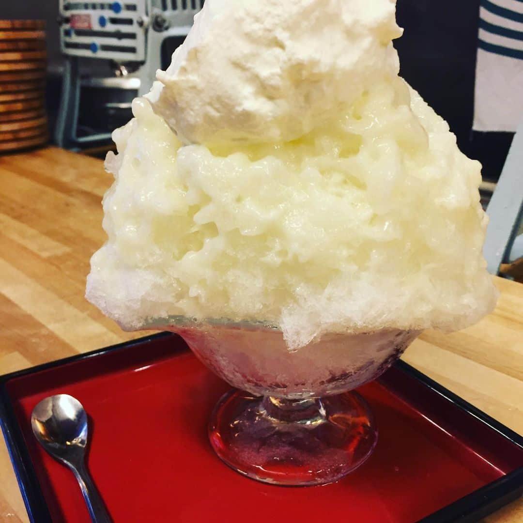 上重聡さんのインスタグラム写真 - (上重聡Instagram)「今日から7月。かき氷の季節ですね🍧 ロケでたくさん食べました！ 最近のかき氷の進化がすごいです！！ #かき氷」7月1日 19時58分 - satoshi18kamishige