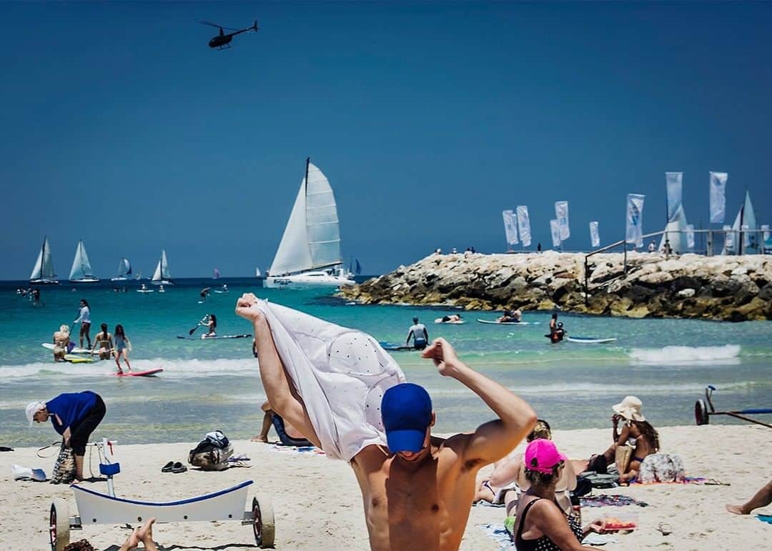 National Geographic Travelさんのインスタグラム写真 - (National Geographic TravelInstagram)「Photo by @dina_litovsky | A busy scene at Hilton Beach, one of the most well-known beaches in Tel Aviv. Popular with both tourists and locals, it offers different types of water-sports like kayaking and windsurfing. Follow me, @dina_litovsky, for more images from around the world.」7月2日 7時01分 - natgeotravel