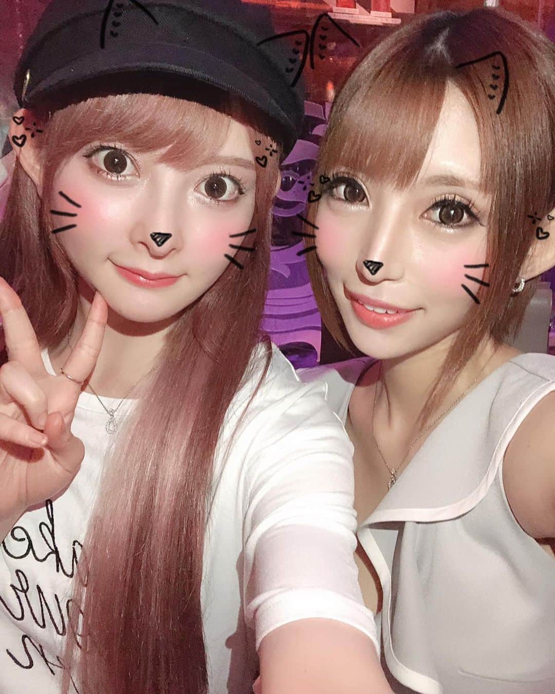 葉月七瀬のインスタグラム：「7月初出勤 みさちゃん来てくれた💓💓 もう会えただけで嬉しいのに ソウメイ2本も🥺💕 シャンパンレースやってるから感激😭 (後から知ったアホｗ) 女神様だよ～(´⸝⸝•ω•⸝⸝`)✨ 安定で可愛い天使だったよ👼🏼💖 日曜日にみさちゃんのPINK LASHで お買い物させてもらったから はやく一緒に着たい🥰 #黒崎みさ #ななせまる  #ヴェルージュ  #soumei  #友達大好き #かわいい女の子」