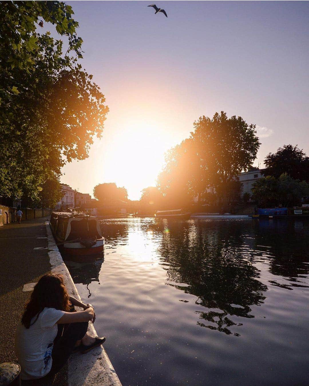 @LONDON | TAG #THISISLONDONさんのインスタグラム写真 - (@LONDON | TAG #THISISLONDONInstagram)「#LittleVenice to end a beautiful evening 🔥☀️🔥 // Lovely pic by @shotsdr 📸❤️ // #thisislondon #london」7月2日 5時59分 - london