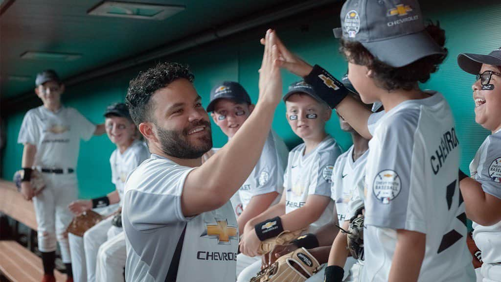 ホセ・アルトゥーベのインスタグラム：「Youth baseball helped me get to where I am today. I’m proud to team up with @Chevrolet as their Youth Baseball Ambassador. #ChevyBaseball #ad」