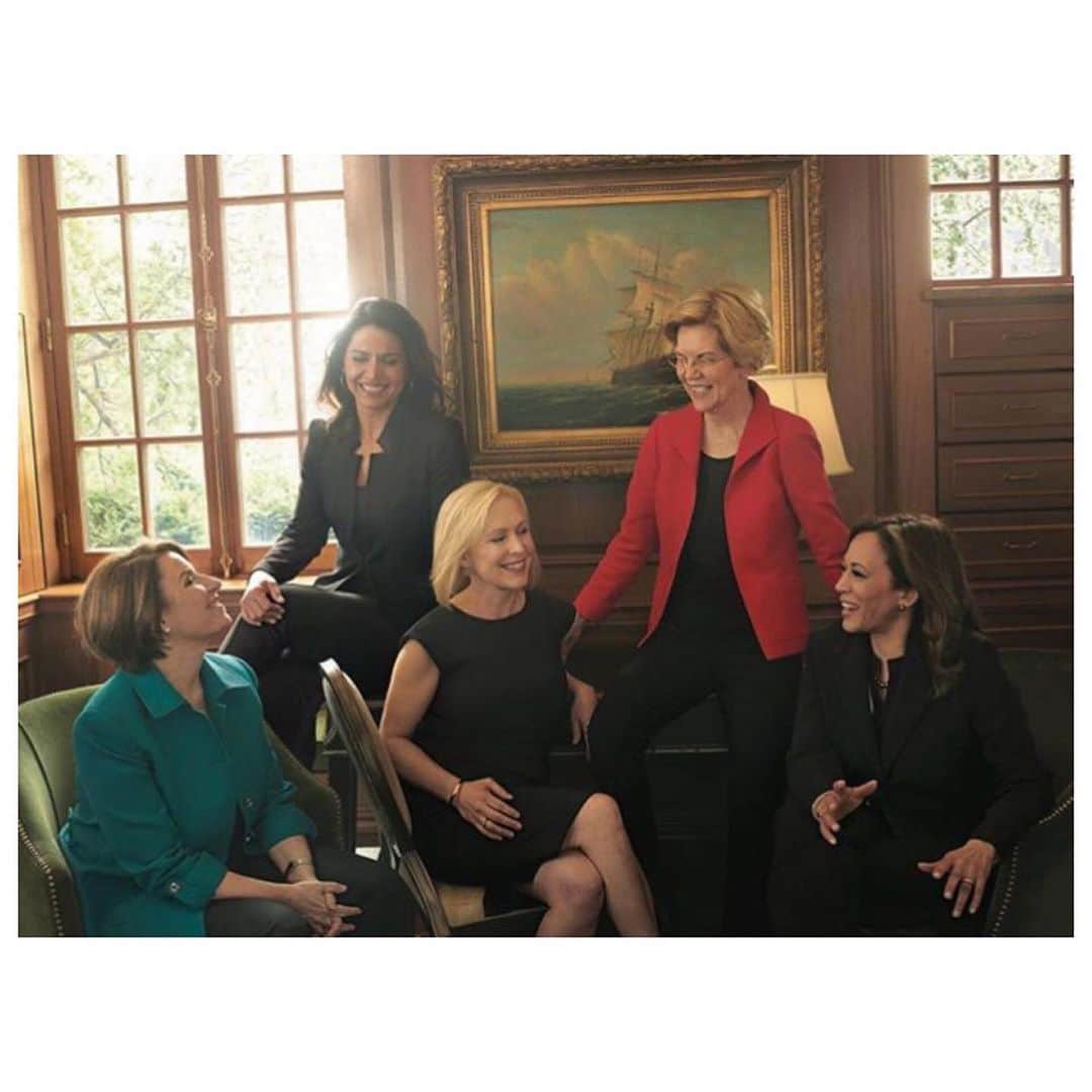 ナタリア・コルドバ・バックリーのインスタグラム：「This!  Joyful to be alive to witness it.  Sister @tulsigabbard styled by other sister @amilasser for @voguemagazine and shot by @_annieleibovitz ... 🙌🏽 Wish they would have included ALL the female candidates in the picture... I hope they didn’t exclude @mariannewilliamson .  #2020」