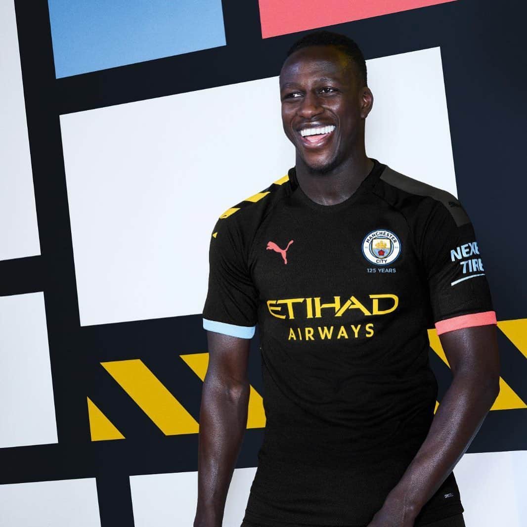 バンジャマン・メンディのインスタグラム：「New Season. New hopes. Fresh start. 🔥 @mancity」