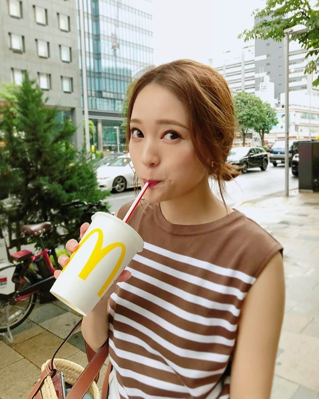 chayさんのインスタグラム写真 - (chayInstagram)「久しぶりのマック🍔🍟 やっぱり、ぐーうま過ぎ😭✨ #macdonalds  #マクドナルド #マック  #関西ではマクドだよね？ #ポテト #チキンナゲット #マックシェイク #ぐーうま」7月1日 22時13分 - chay1023_official