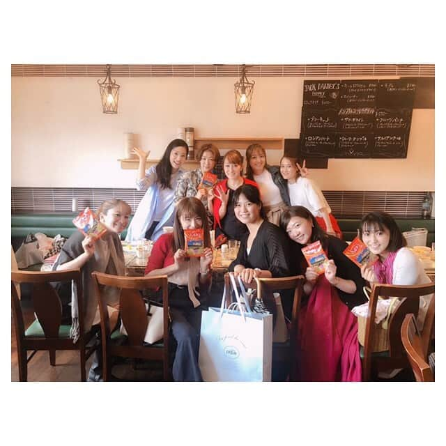 早乙女わかばさんのインスタグラム写真 - (早乙女わかばInstagram)「.﻿ ✨🎀月組OG会🎀✨﻿ ﻿ 参加させて頂きました😍﻿ ﻿ なんの疑いもなく月組OGと思って参加しましたが…初舞台しかご一緒してない方々ばかり😳✨﻿ ﻿ にも関わらず皆さんお優しくて😭💕﻿ ステキな上級生の方々と過ごす時間はあっという間でした✨﻿ ﻿ 卒業してからもこうして学年を超えて集まれる素晴らしい方々と出会えた事は、私にとって一生の財産です😌﻿ ﻿ これからも色んな繋がりを大切に…。﻿ 宝塚我が心の故郷﻿ ﻿ #宝塚歌劇団﻿ #OG﻿ #月組﻿ #伝統﻿ #繋がり﻿ #心の故郷﻿ #宝塚﻿ #一生物」7月1日 22時18分 - s_wakaba.94