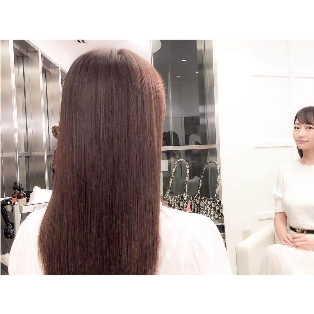 石井美保さんのインスタグラム写真 - (石井美保Instagram)「AMATA @hairsalon_amata でメンテナンスDAY。 毛先のパサパサがどうにもならず。 さらにストレートをかけずに1年ぐらい我慢してみた結果、やっぱり梅雨時のゴワゴワモワモワはストレスー😩限界だー😩 ということで、2回目ヴァーテクスと、ストレートパーマ全体、更に2回のパリで退色したカラーも綺麗に整えてもらいました。途中眠気との闘い😬 出来上がりはツヤツヤで、何度も手ぐしで確かめたくなる触り心地。コシも復活。ヴァーテクス最強です！ もうちょい伸びたら毛先ごとカットします。今日はカットしないでも、パサパサな毛先が何とか落ち着きました。」7月1日 22時35分 - miho_ishii