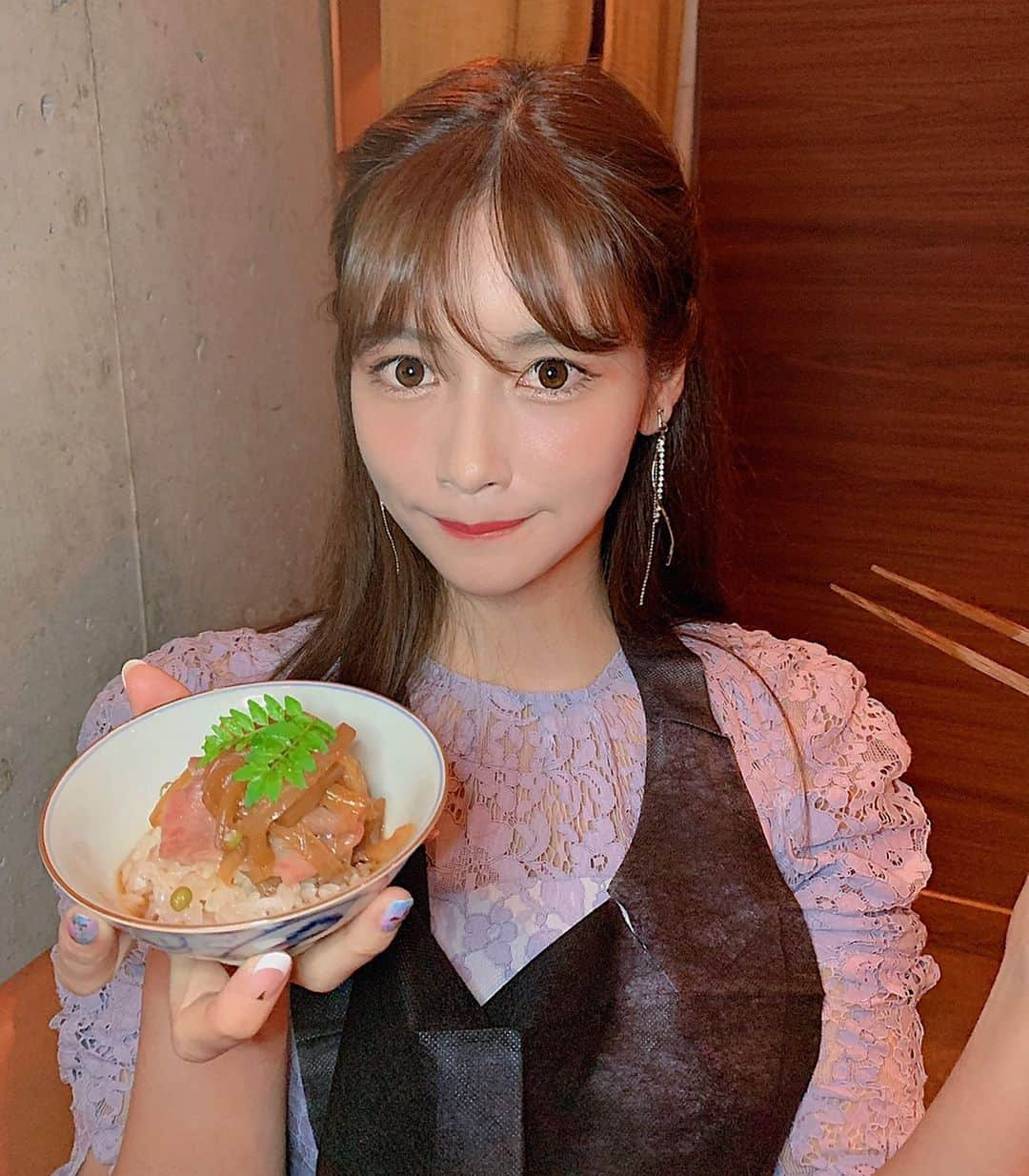 得あゆさんのインスタグラム写真 - (得あゆInstagram)「女子肉会🍖❤️👉🏻👉🏻👉🏻 3枚目の動画音ありでみてね。笑 ・ うしごろ西麻布店で 女4人で焼肉会してきたよ🍖 @ammymzk0926 ちゃん 誘ってくれてありがとう🤗🔥 メンバーは @recal.jp @momoe_0406 ・ うしごろはすごい大好きなお店❤️ どのお肉も本当に美味しくて 幸せだった🍖🥺✨✨✨ ・ ・ ・ ・ ・ ・ ・ ・ ・ #うしごろ#焼肉#肉#yakiniku#お肉#ディナー#夜ごはん#ヘルシー#ダイエット#食べ歩き#グルメ#女子会#ご飯#インスタ映え#カメラ女子#お洒落#東京#アクセサリー#ヘアアレンジ#ヘアスタイル#スタイル#大人女子#メイク#食べるの大好き#gourmet#meat#diet#dinner#japanesegirl#japanesefood」7月1日 22時37分 - tokuayu819