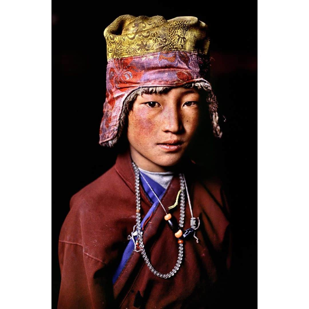 スティーブ・マカリーさんのインスタグラム写真 - (スティーブ・マカリーInstagram)「Young Nomad Boy, Tibetan Autonomous Region, #Tibet, 2005.」7月1日 22時50分 - stevemccurryofficial