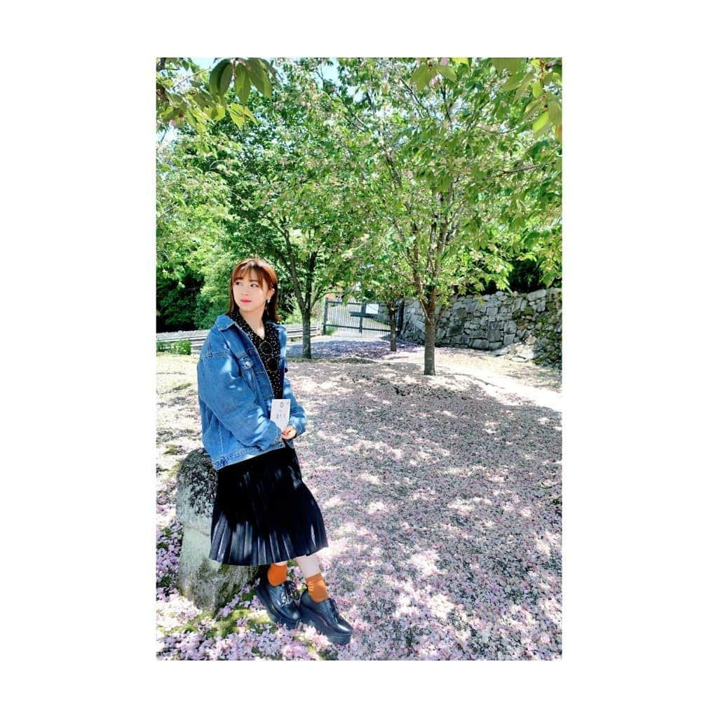 石田亜佑美さんのインスタグラム写真 - (石田亜佑美Instagram)「@京都 圓光寺 . 京都旅行からちょうど２ヶ月 山木梨沙ちゃんと２人でコナン聖地巡礼 . 圓光寺で出会った小さなお地蔵さん かわいかったなぁ～♥️ . . #京都 #圓光寺 #名探偵コナン #から紅の恋歌 #エンディングロール #出てくる #お地蔵さん #かわいい #新緑 #country_girls #山木梨沙 #morningmusume19 #石田亜佑美 #まーた山木と石田が遊んだってよ」7月1日 22時49分 - ayumi_ishida.official