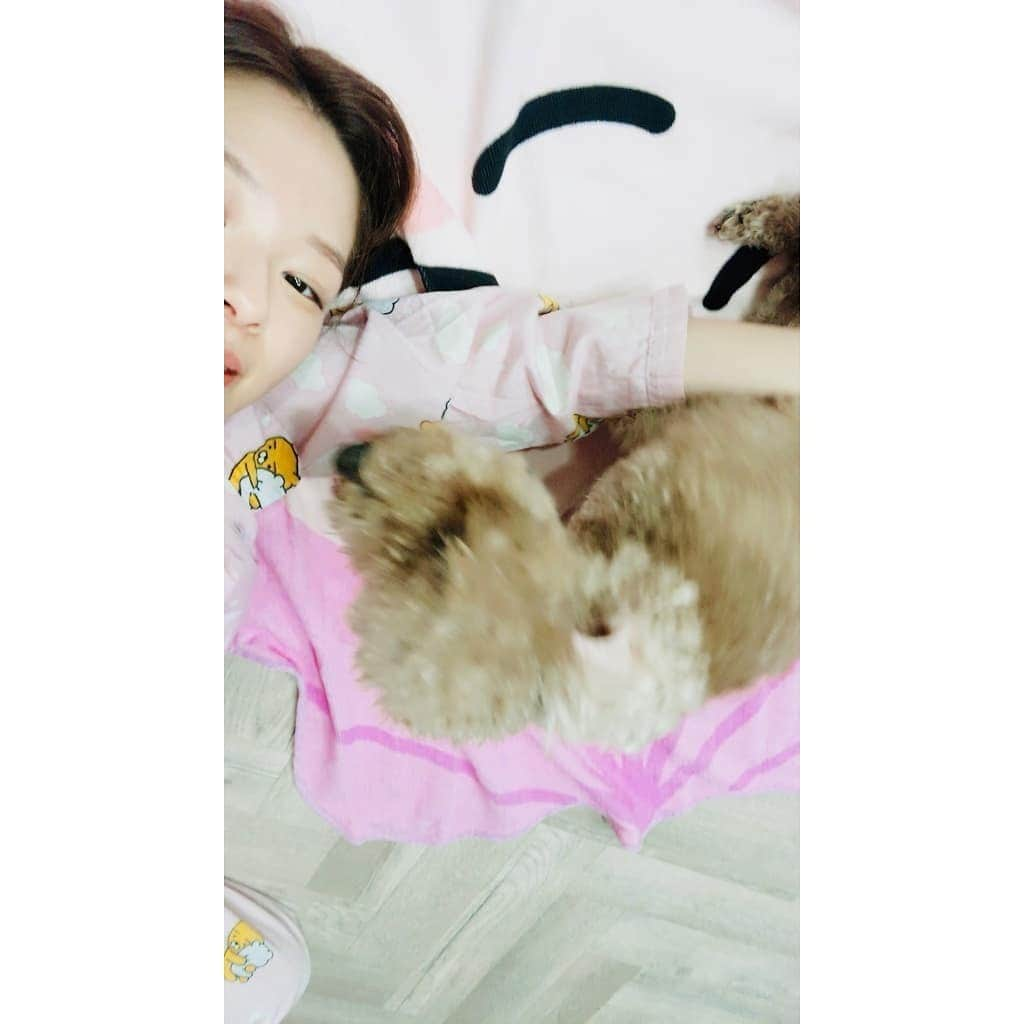 TWICEさんのインスタグラム写真 - (TWICEInstagram)「나난이 이거 좋아? 나두 저아💚」7月1日 22時57分 - twicetagram