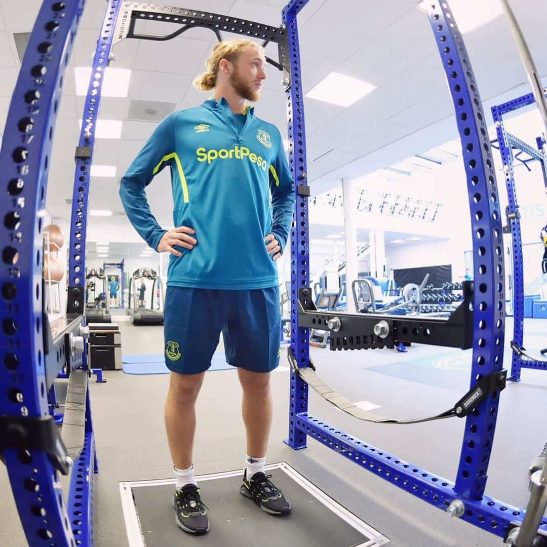 エヴァートンFCさんのインスタグラム写真 - (エヴァートンFCInstagram)「The hard work starts here! 💪😅 • • • #everton #efc #coyb #blues #toffees #preseason #firstday #training #premierleague #pl」7月1日 23時00分 - everton