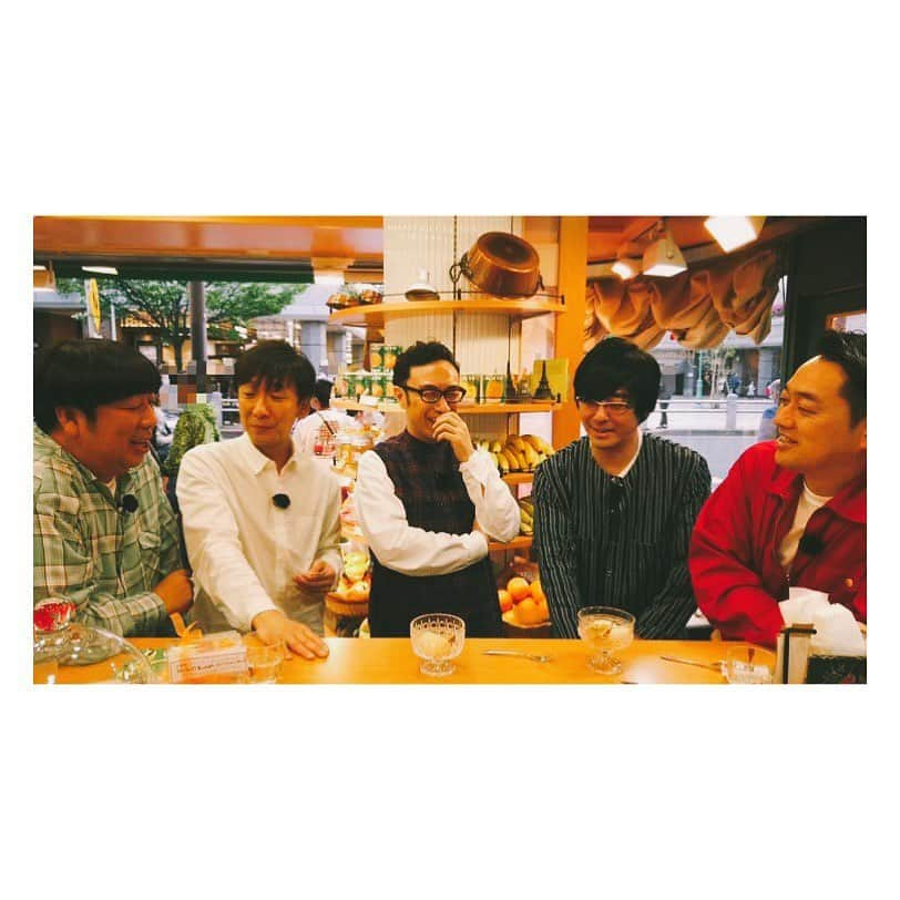 テレビ朝日「バナナマンのドライブスリー」さんのインスタグラム写真 - (テレビ朝日「バナナマンのドライブスリー」Instagram)「東京03のみなさんと「バナナマンと巡りたい３か所」をドライブした思い出  すてきな番組テーマソングもありがとうございました☺︎ 後日アレンジ・レコーディングした『バナナマンのドライブスリー〜東京03バージョン〜』は大大大好評配信中  まだ聴いてない方は要チェック . . . ★１軒目「ヤマナカヤ果物店」 東京都大田区田園調布2-50-1　 営業時間：9時30分 ～ 20時 定休日：水曜日 . . ★2軒目「ボーネルンド あそびのせかい グランツー武蔵小杉」 神奈川県川崎市中原区新丸子東3-1135-1 グランツリー武蔵小杉 4F 営業時間：10時〜19時（18時30分受付終了） 定休日：グランツリー武蔵小杉に準ずる . . ★３軒目「丸子橋バッティングセンター」 神奈川県川崎市中原区上丸子八幡町５９９ 営業時間：8時～22時 . . . #バナナマンのドライブスリー #ドライブスリーのテーマソング #東京03 #飯塚悟志 #角田晃広 #豊本明長  #バナナマン  #ドライブスリー #ドライブ #おでかけ #行きたいところ #ヤマナカヤ果物店 #高級フルーツ #ボーネルンド #ボーネルンドあそびのせかい #グランツリー武蔵小杉 #知育玩具 #ボールプール #丸子橋バッティングセンター #バッティングセンター #ずっと仲良し #仲間」7月1日 23時11分 - bananaman_drive3