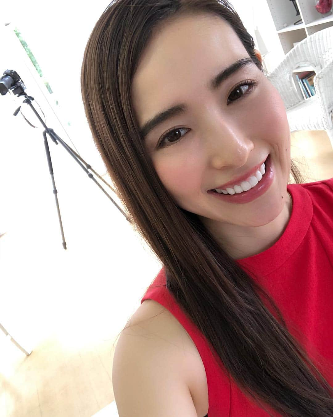 齊藤家澄さんのインスタグラム写真 - (齊藤家澄Instagram)「#フリーモデル #フリースタイル #撮影 #red #赤組 #ストレートヘア  7月なたねーっ✌(´>ω<｀)✌ たのしくがんばってこー❤😘😘😘🌈」7月1日 23時13分 - kanchi_w