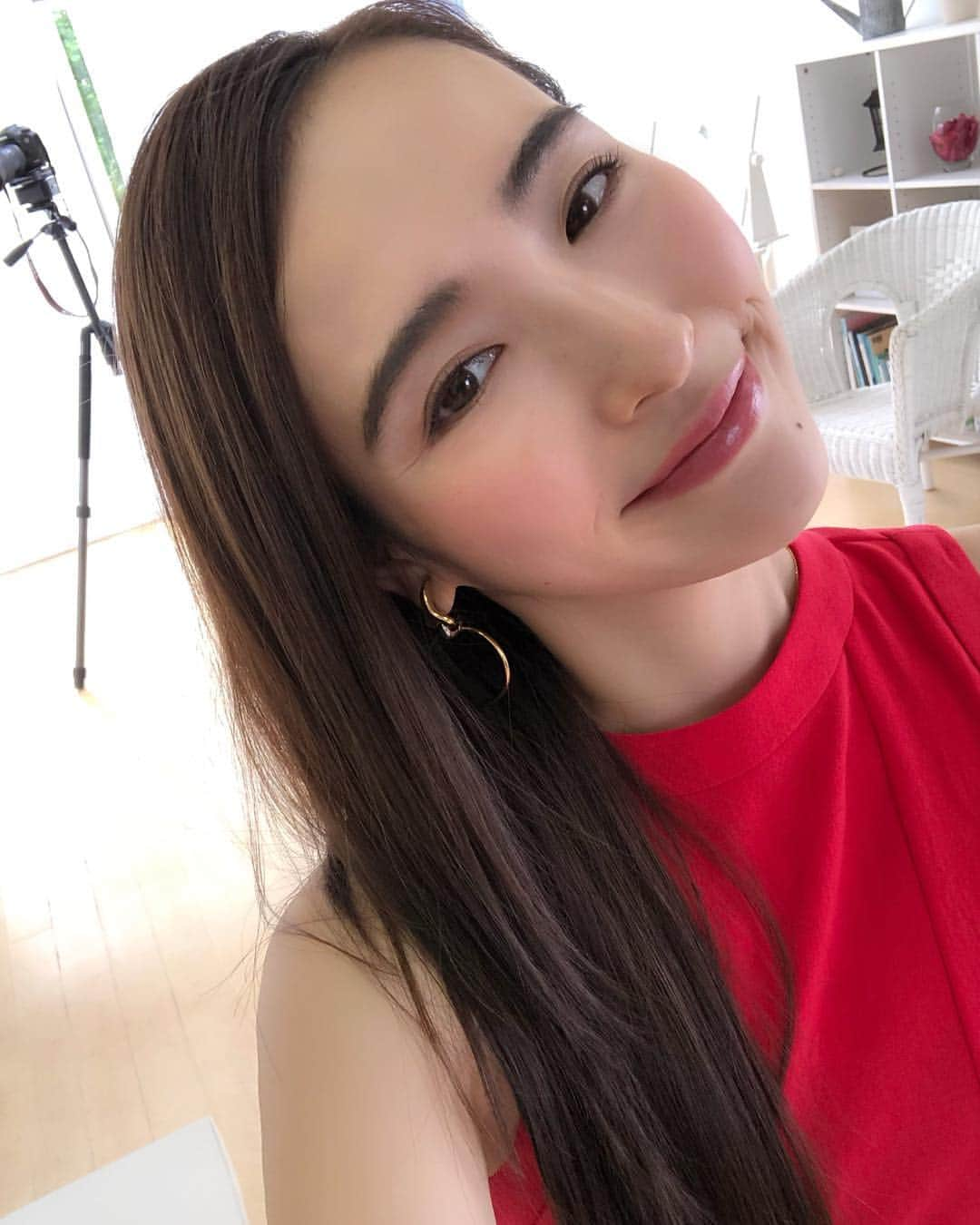 齊藤家澄さんのインスタグラム写真 - (齊藤家澄Instagram)「#フリーモデル #フリースタイル #撮影 #red #赤組 #ストレートヘア  7月なたねーっ✌(´>ω<｀)✌ たのしくがんばってこー❤😘😘😘🌈」7月1日 23時13分 - kanchi_w