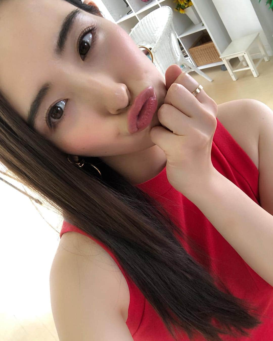 齊藤家澄さんのインスタグラム写真 - (齊藤家澄Instagram)「#フリーモデル #フリースタイル #撮影 #red #赤組 #ストレートヘア  7月なたねーっ✌(´>ω<｀)✌ たのしくがんばってこー❤😘😘😘🌈」7月1日 23時13分 - kanchi_w