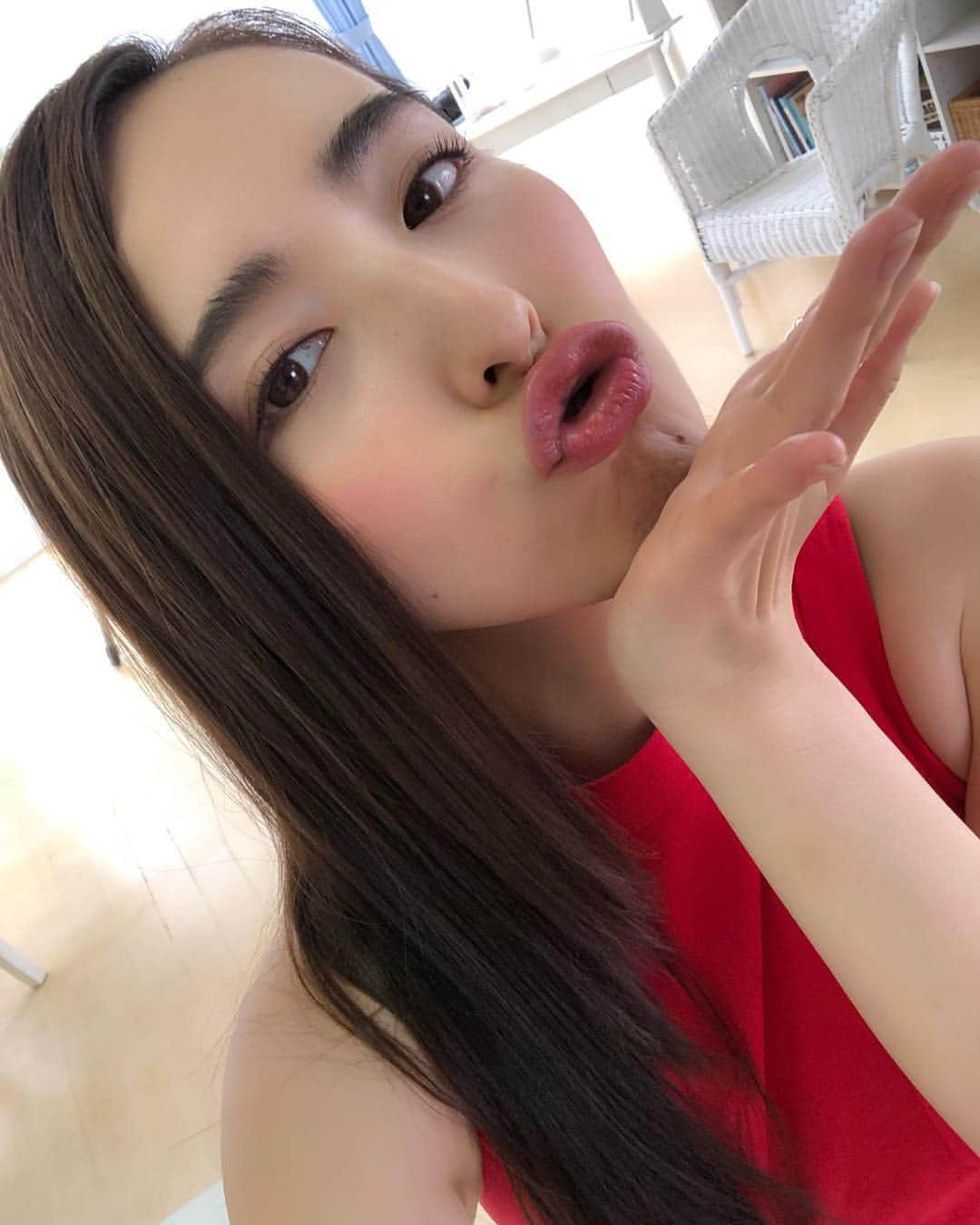 齊藤家澄さんのインスタグラム写真 - (齊藤家澄Instagram)「#フリーモデル #フリースタイル #撮影 #red #赤組 #ストレートヘア  7月なたねーっ✌(´>ω<｀)✌ たのしくがんばってこー❤😘😘😘🌈」7月1日 23時13分 - kanchi_w