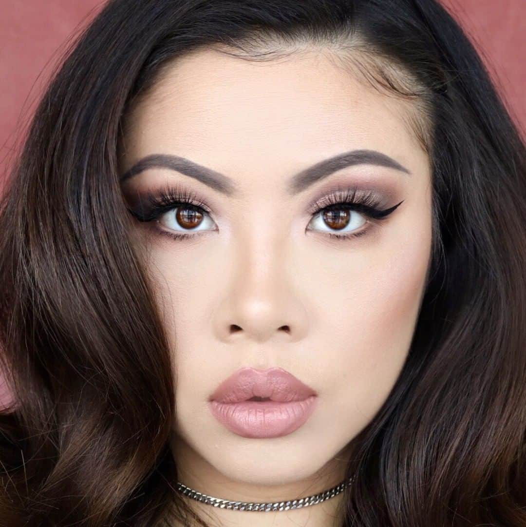 Too Facedさんのインスタグラム写真 - (Too FacedInstagram)「All eyes on @liv.tsai 😍 She shows off her look with our Better Than Sex Eyeliner and Natural Lust Eye Shadow Palette! #toofaced」7月2日 0時00分 - toofaced