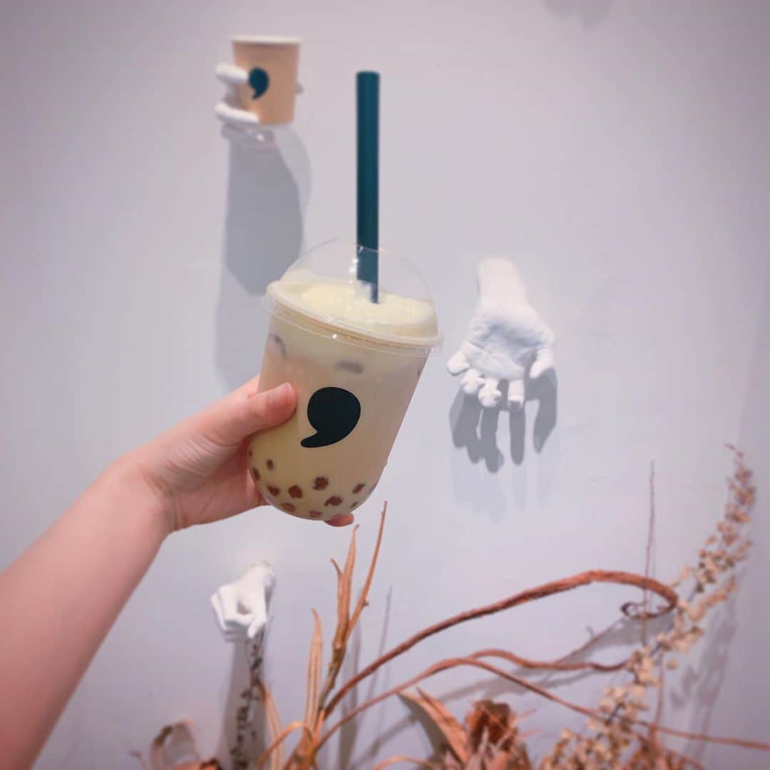 宮下舞花さんのインスタグラム写真 - (宮下舞花Instagram)「初！ #コンマティー 🥛⚫︎ . . はちみつ🍯ラバーなわたし…ハニータピオカなる新商品が出たので行ってきた✌︎チーズフォームトッピングした⚫︎おすすめです😌 . . #タピオカ#タピ活#タピ活日記#ハニータピオカ #コンマティー恵比寿」7月2日 0時14分 - maikamaimaika