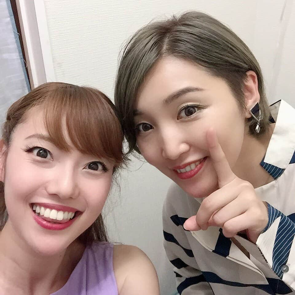 愛水せれ奈さんのインスタグラム写真 - (愛水せれ奈Instagram)「前回の続きです🌟 #楽屋 のお写真です🤗💓 . ✨1枚目✨ #クオーツポーズ まぁちゃん#作詞作曲 の#ストロベリークオーツ幸せの瞬間 より💓 作詞作曲ってさすがまぁちゃん😍 . ✨2枚目✨ #月組 #篁祐希 さん (のんちゃん) #星組 #真吹みのり さん (社長) . ✨3枚目✨ #花組 #鳳真由 さん (まよ) . . #天玲美音 さん (まぁちゃん) #銀座 #nudish #イベント . お洋服👗 psc311-0145 @primascherrer #primascherrer #prima_lady #pr」7月2日 0時23分 - airi.aaari.aimi