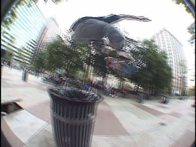 スラッシャーのインスタグラム：「👉🏽 @joshkalis is TIMELESS. Tré flip over the 🗑 20 years later. 🎬 @brian_panebianco」