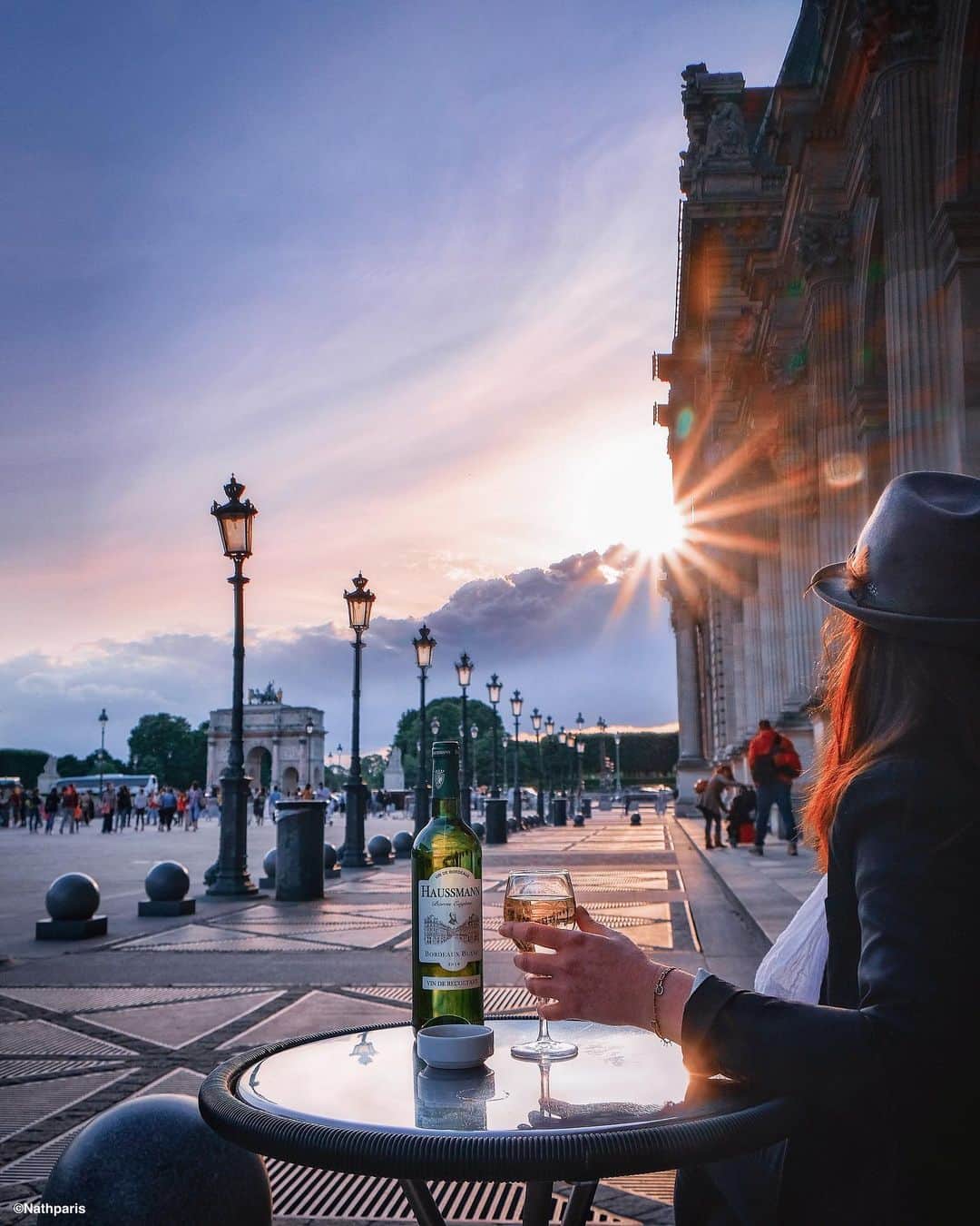 nathparisのインスタグラム：「🇫🇷Comment démarrer une belle soirée à Paris… Haussmann Baron Eugène est la marque phare de la compagnie. Elaborée en 2009 à l'occasion du bicentenaire du Baron Haussmann, cette cuvée élaborée par @Nathaliehaussmann est un hommage à son ancêtre, Georges Eugène Haussmann. Propriétaire d'un vignoble de 489 hectares, Nathalie Haussmann et son directeur qualité travaillent en étroite collaboration pour faire d'Haussmann des vins élégants et raffinés, élaborés dans la plus pure tradition des vins de Bordeaux.  En tant que Propriétaire-Récoltant, Mis en bouteille à la propriété, Haussmann dispose d'une position unique dans le monde des marques de vins de Bordeaux. #haussmanninparis . . 🇺🇸How to start a beautiful evening in Paris... Haussmann Baron Eugène is the company's flagship brand. Elaborated in 2009 on the occasion of Baron Haussmann's bicentenary, this cuvée produced by @Nathaliehaussmann is a tribute to his ancestor, Georges Eugène Haussmann. Owner of a 489-hectare vineyard, Nathalie Haussmann and her quality manager work closely together to make Haussmann elegant and refined wines, produced in the purest tradition of Bordeaux wines.  As an Owner-Grower, Bottled on the property, Haussmann has a unique position in the world of Bordeaux wine brands. . "L'abus d'alcool est dangereux pour la santé, consommez avec modération"」