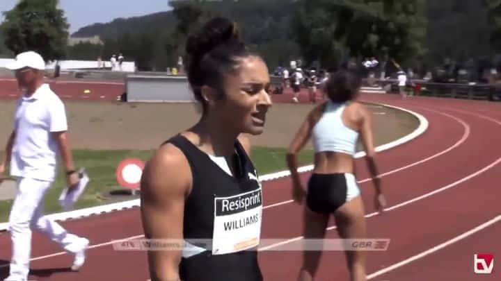 ジョディ・ウィリアムズのインスタグラム：「if you knew what I was trying to run in this race you’d probably think I was crazy 🙇🏽‍♀️ happy(ish) but never satisfied!」