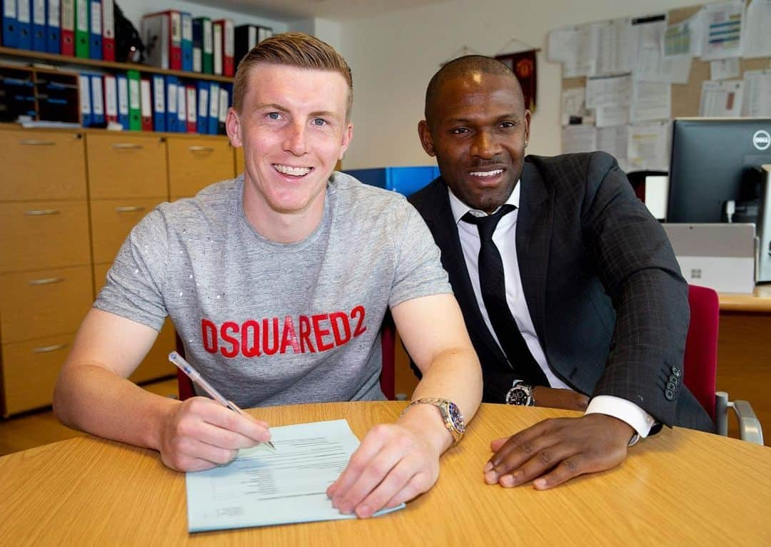 マット・ターゲットさんのインスタグラム写真 - (マット・ターゲットInstagram)「Proud day for both me and my family 😬 Delighted to sign for this fantastic football club 🤩 Can’t wait to get started now!! #UTV」7月2日 0時38分 - mattytargett