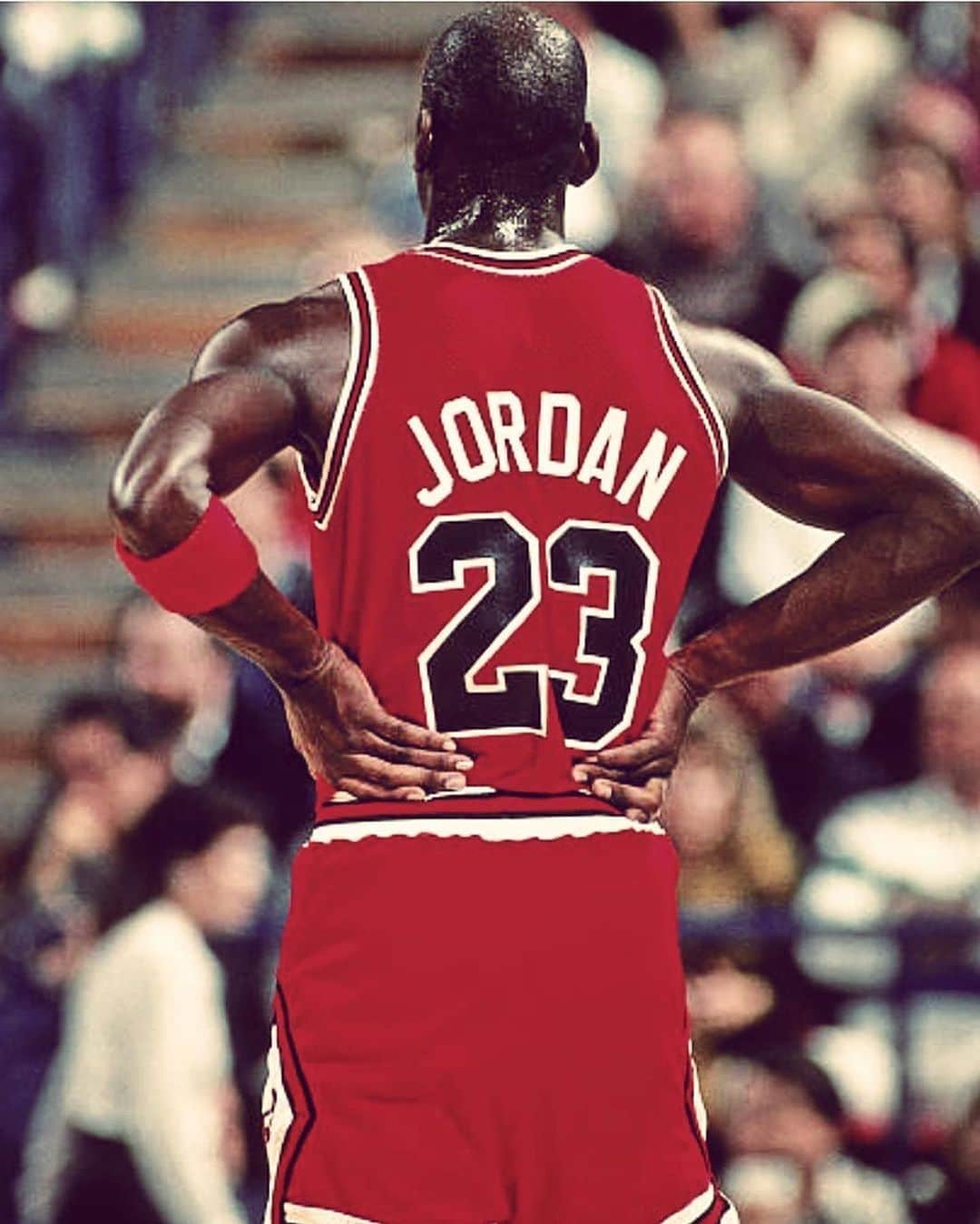 のインスタグラム：「Really regend of the world.  It's conviction.  #michaeljordan #chicagobulls #nba #goat #23 #jumpman #airjordan #hero #god」