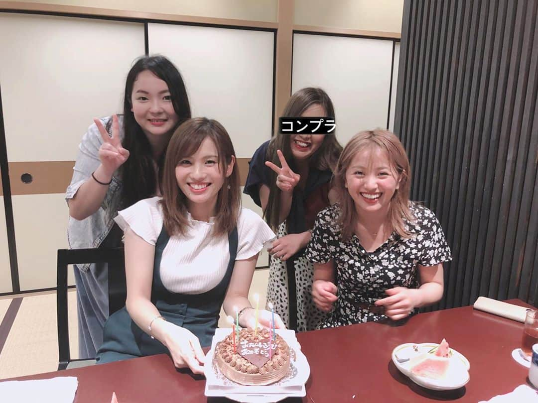 山崎桃子さんのインスタグラム写真 - (山崎桃子Instagram)「誕生日おめでとう会😗💓 かれこれ14年ぐらい… 環境は変わっても 何も変わらない友達🤝 持つべきものは友。 これこそズッ友！！ #誕生日会  #持つべきものは友  #ズッ友」7月2日 0時46分 - momochan0910