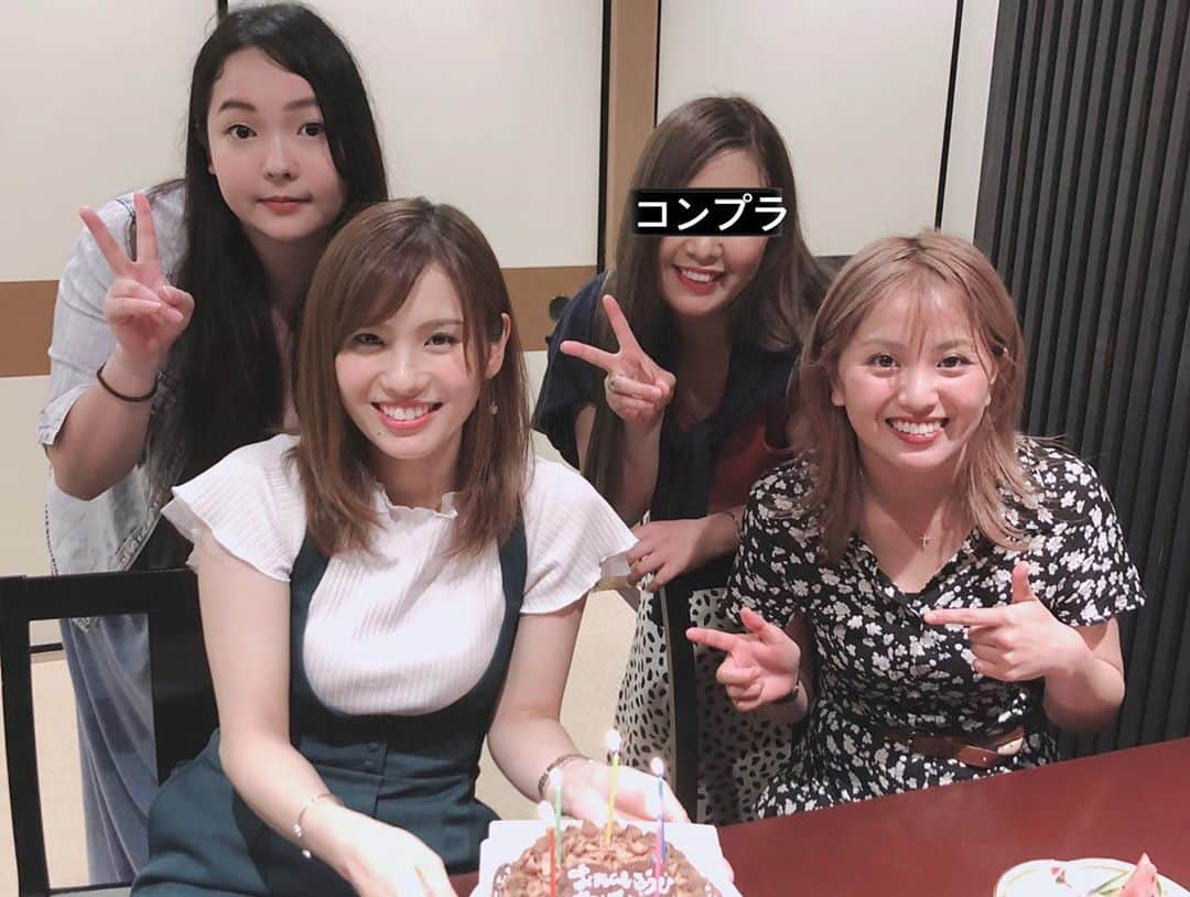 山崎桃子さんのインスタグラム写真 - (山崎桃子Instagram)「誕生日おめでとう会😗💓 かれこれ14年ぐらい… 環境は変わっても 何も変わらない友達🤝 持つべきものは友。 これこそズッ友！！ #誕生日会  #持つべきものは友  #ズッ友」7月2日 0時46分 - momochan0910